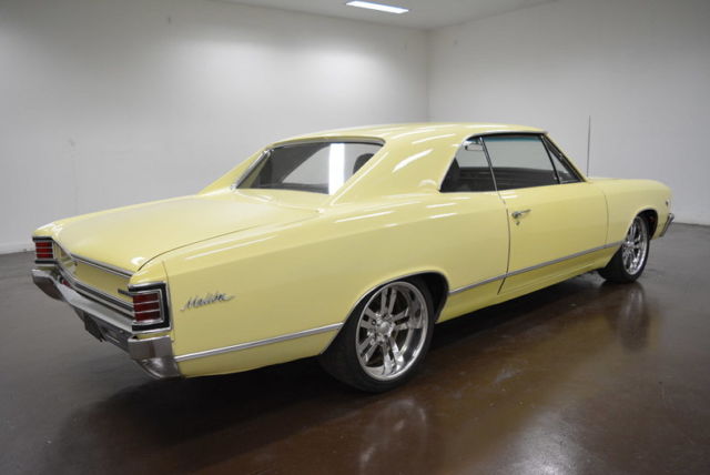 1967 Yellow Chevrolet Chevelle --