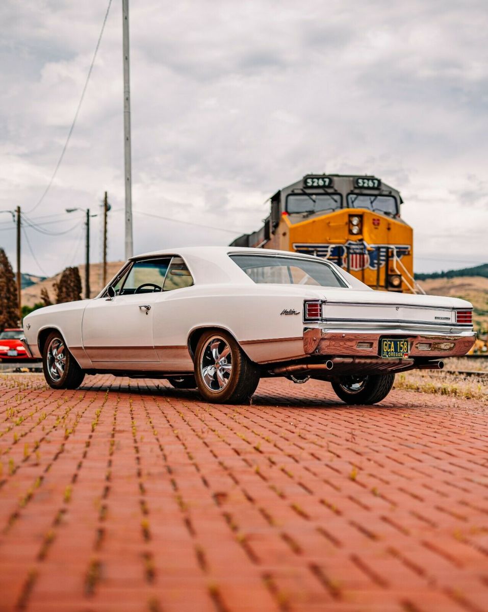 1967 White Chevrolet Chevelle 2 Door Hardtop