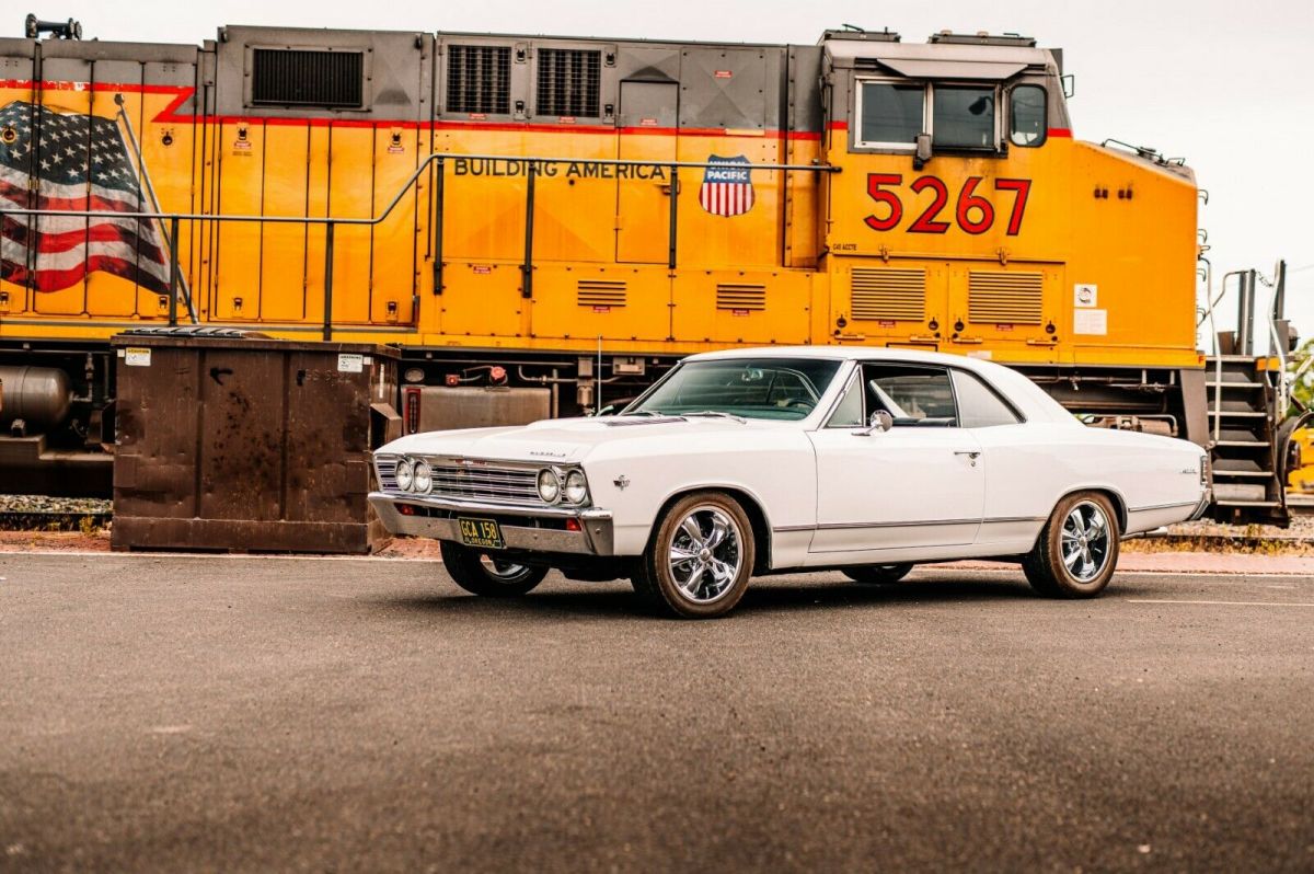 1967 White Chevrolet Chevelle 2 Door Hardtop