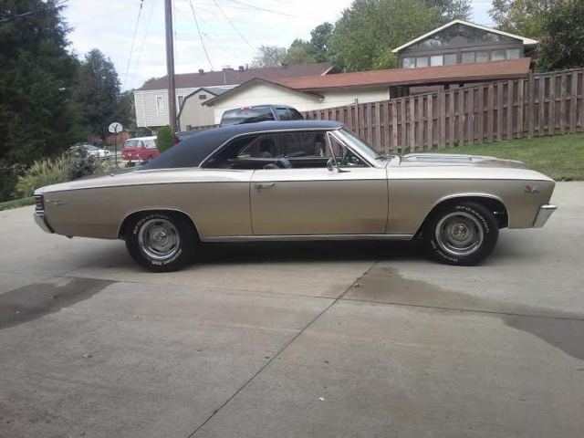 1967 Gold Chevrolet Chevelle Hardtop
