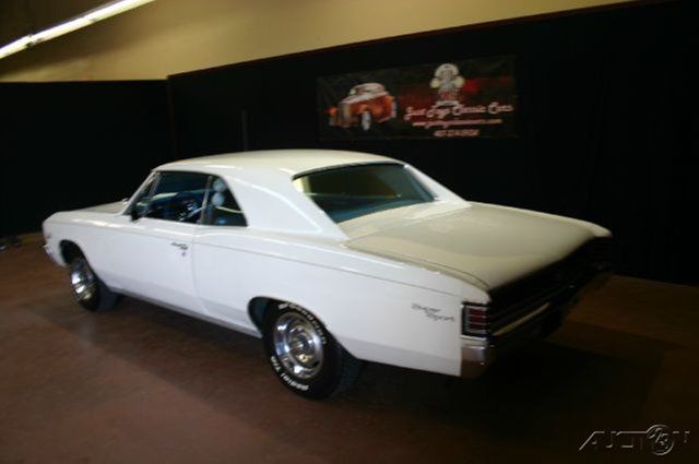 1967 White Chevrolet Chevelle Coupe