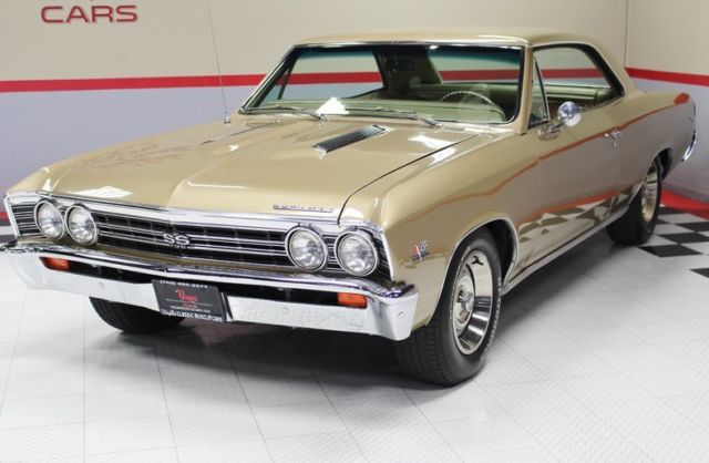 1967 Gold Chevrolet Chevelle Coupe