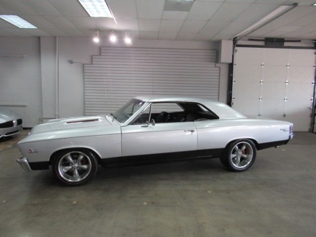1967 Silver Chevrolet Chevelle --