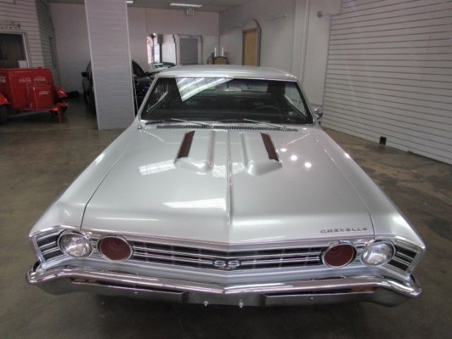 1967 Silver Chevrolet Chevelle --