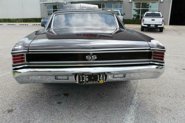 1967 Royal Plum metallic Chevrolet Cheville Super Sport --