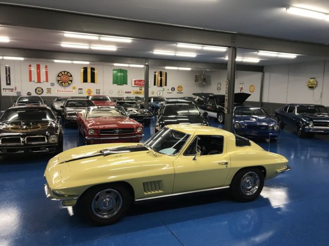 1967 Yellow Chevrolet Corvette Coupe