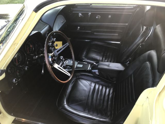 1967 Yellow Chevrolet Corvette Coupe