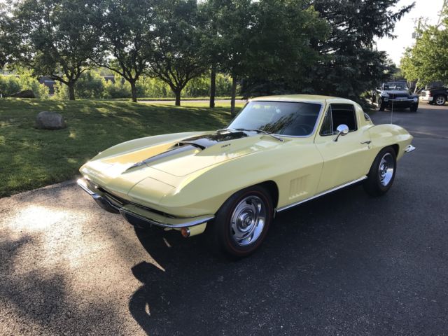 1967 Yellow Chevrolet Corvette Coupe