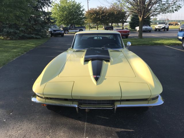 1967 Yellow Chevrolet Corvette Coupe