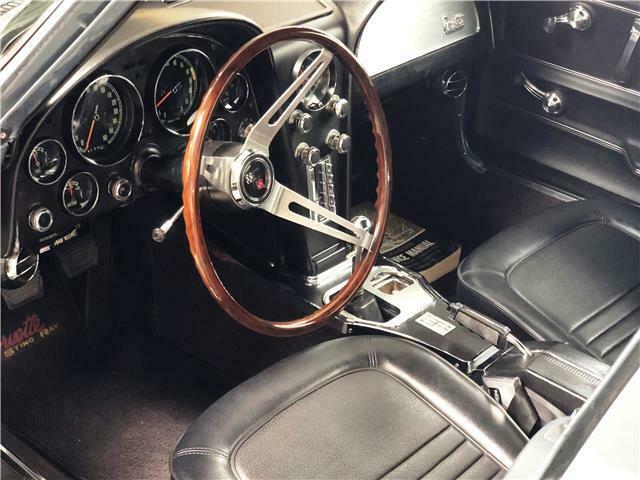 1967 Blue Chevrolet Corvette Coupe