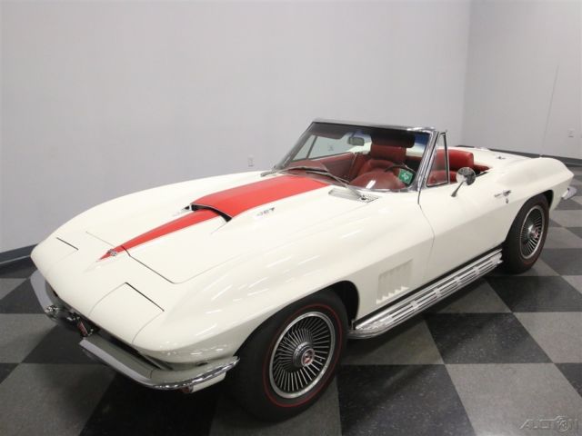 1967 White Chevrolet Corvette