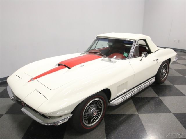 1967 White Chevrolet Corvette