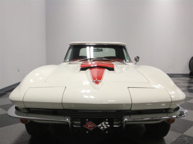 1967 White Chevrolet Corvette