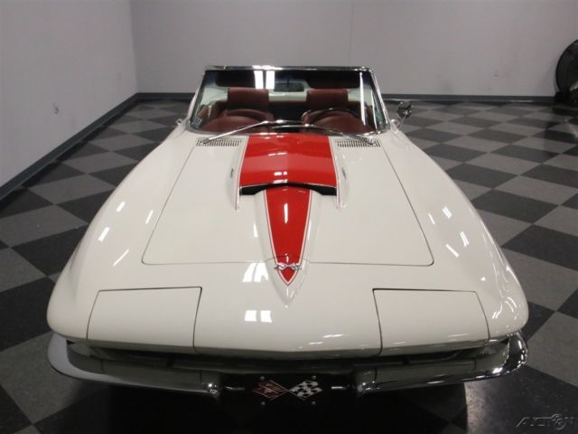 1967 White Chevrolet Corvette