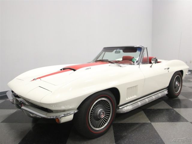 1967 White Chevrolet Corvette