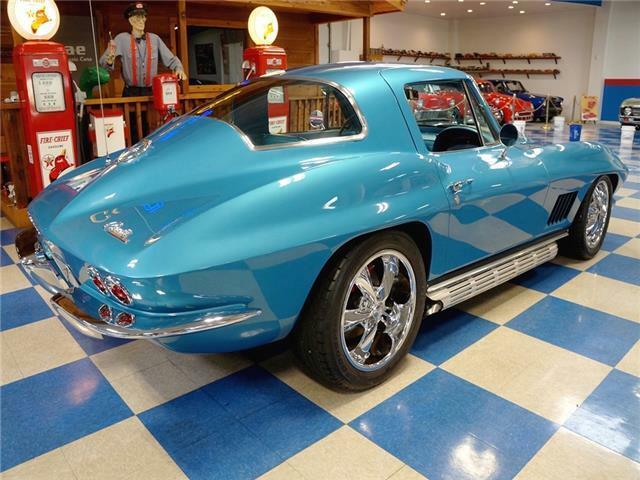 1967 Blue Chevrolet Corvette --
