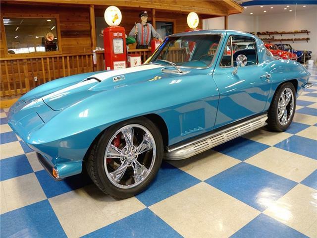 1967 Blue Chevrolet Corvette --
