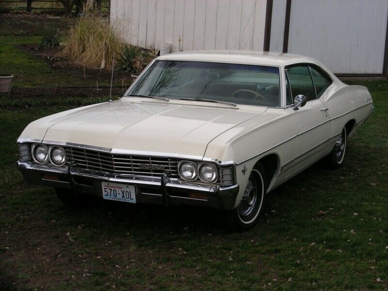 1967 Cream Chevrolet Impala Sedan
