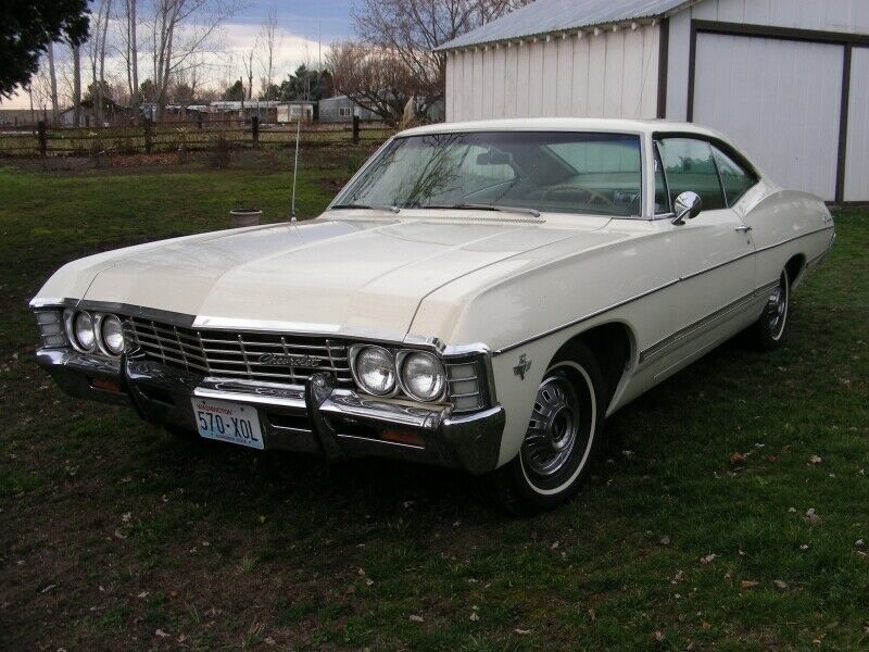 1967 Cream Chevrolet Impala Sedan