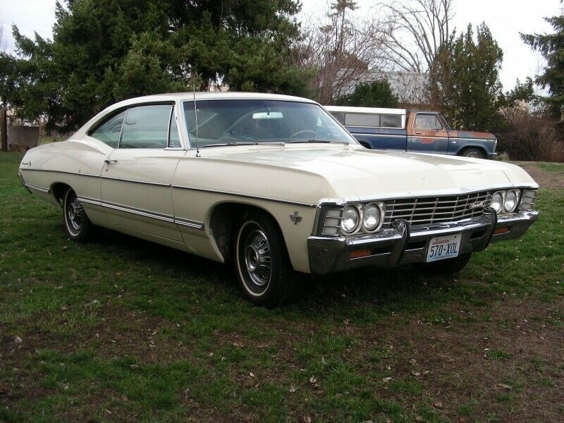 1967 Cream Chevrolet Impala Sedan