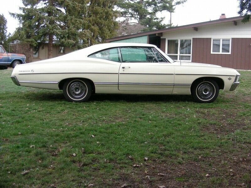 1967 Cream Chevrolet Impala Sedan