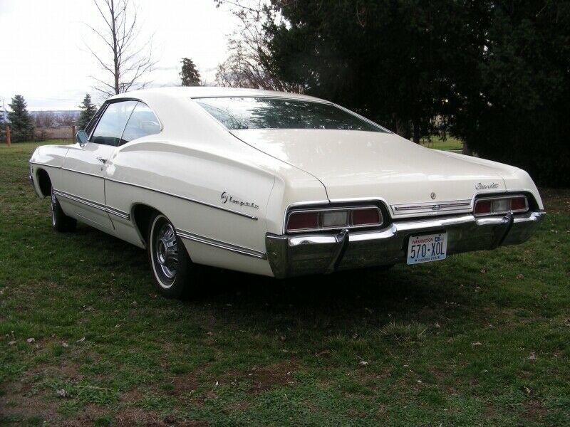 1967 Cream Chevrolet Impala Sedan