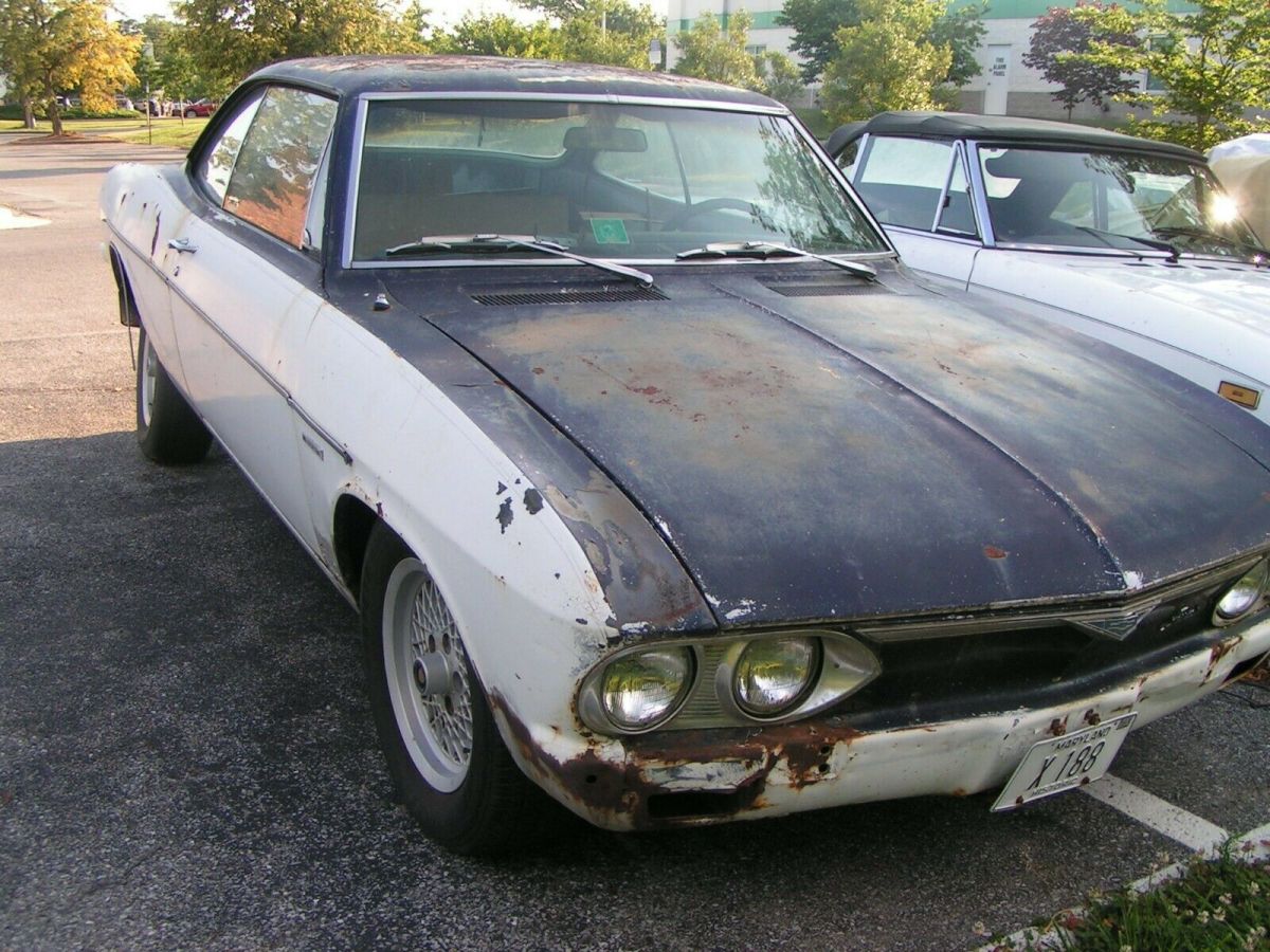 1967 BLUE AND WHITE Chevrolet Corvair Coupe