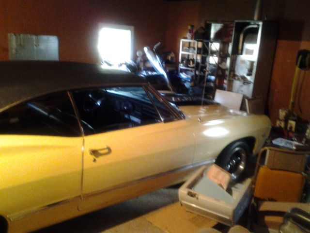 1967 Yellow Chevrolet Impala Coupe