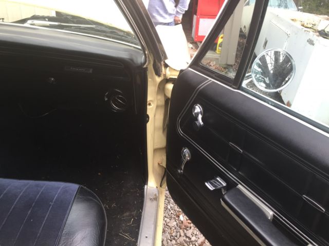 1967 Yellow Chevrolet Impala Coupe