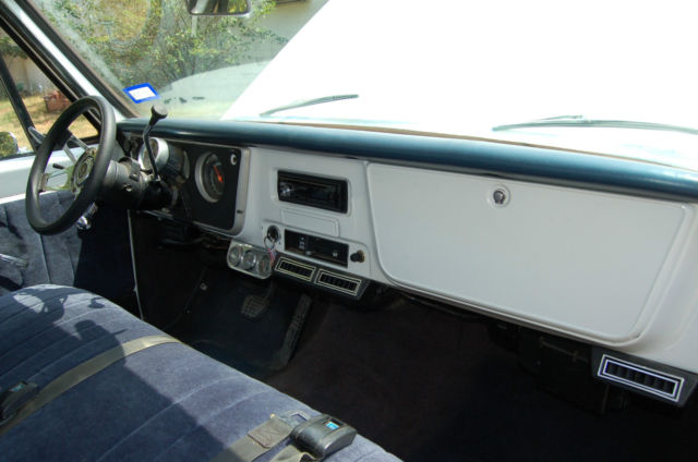 1967 White Chevrolet C-10 pickup