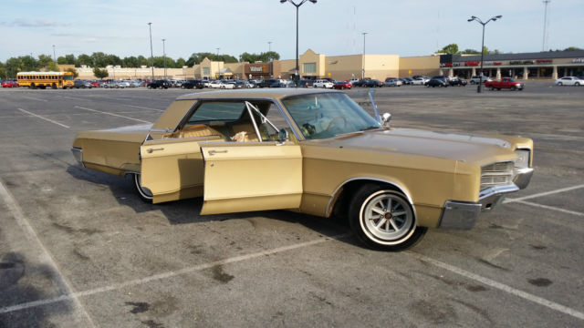 1967 Tan Chrysler 300 Series