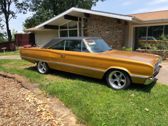 1967 Gold Dodge Coronet Coupe
