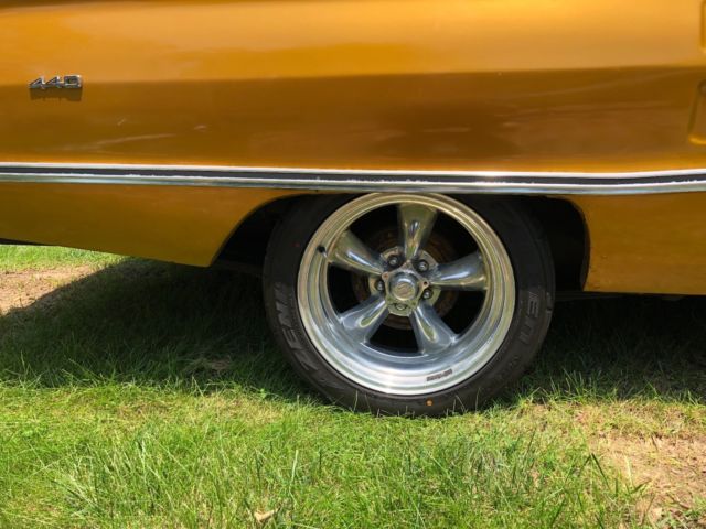 1967 Gold Dodge Coronet Coupe