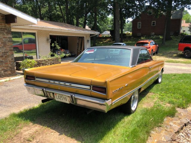 1967 Gold Dodge Coronet Coupe