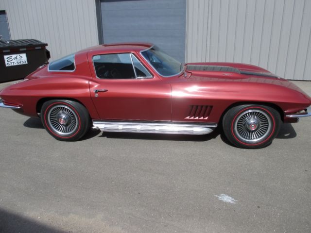 1967 Marlboro Maroon 988 Chevrolet Corvette Coupe