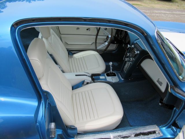1967 Blue Chevrolet Corvette Coupe