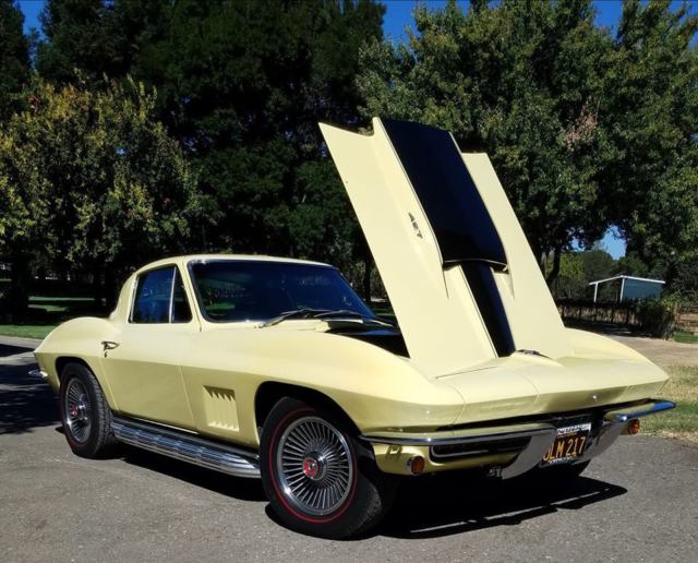 1967 Yellow Chevrolet Corvette