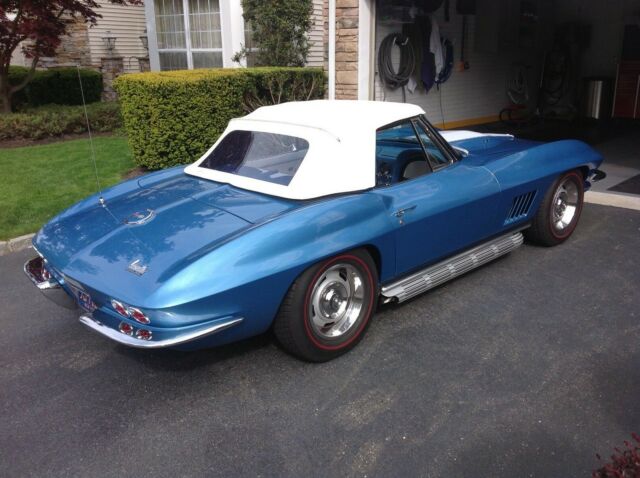 1967 Blue Chevrolet Corvette Roadster