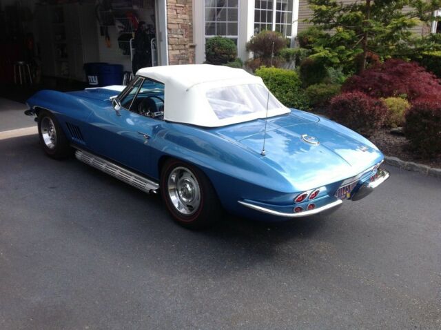 1967 Blue Chevrolet Corvette Roadster