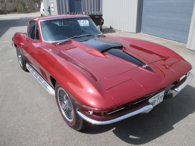 1967 Marlboro Maroon 988 Chevrolet Corvette Coupe