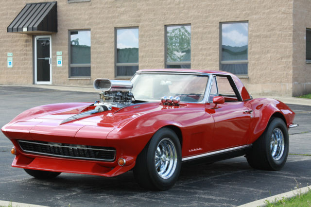 1967 White Chevrolet Corvette Convertible