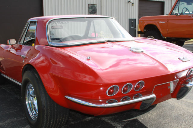 1967 White Chevrolet Corvette Convertible