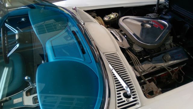 1967 White Chevrolet Corvette Convertible