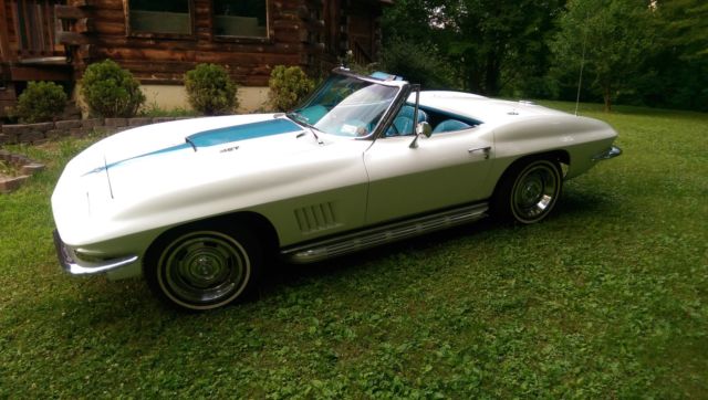 1967 White Chevrolet Corvette Convertible