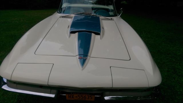 1967 White Chevrolet Corvette Convertible