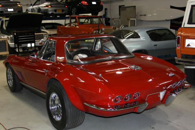 1967 White Chevrolet Corvette Convertible