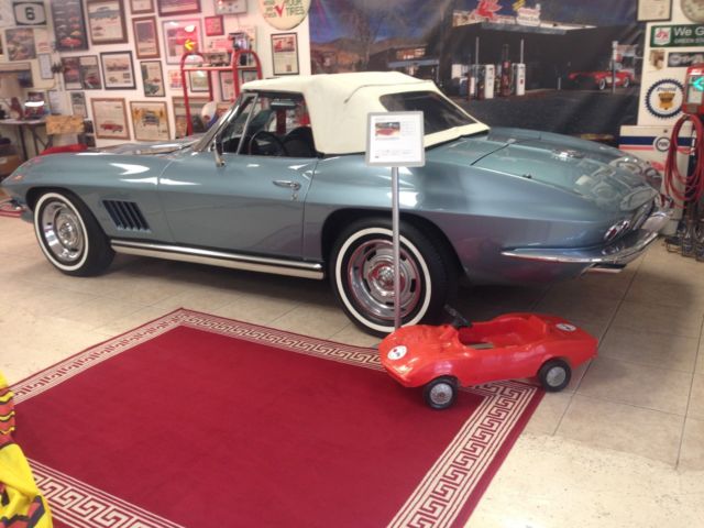 1967 Blue Chevrolet Corvette