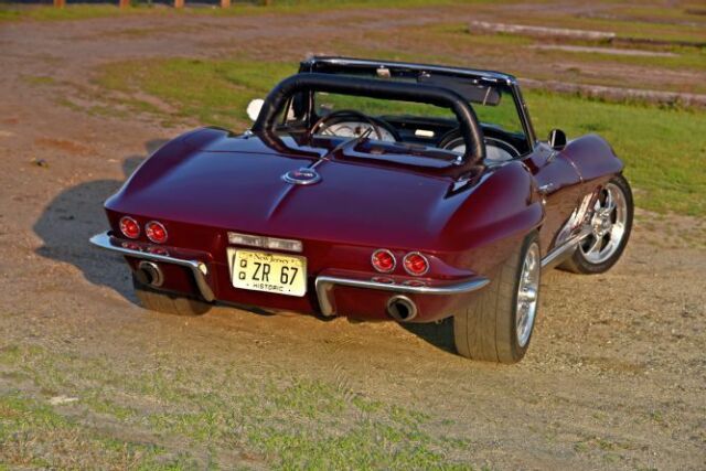 1967 maroon Chevrolet Corvette
