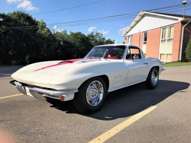 1967 White Chevrolet Corvette Coupe