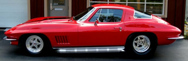 1967 Rally Red w/Black Stinger Chevrolet Corvette Coupe